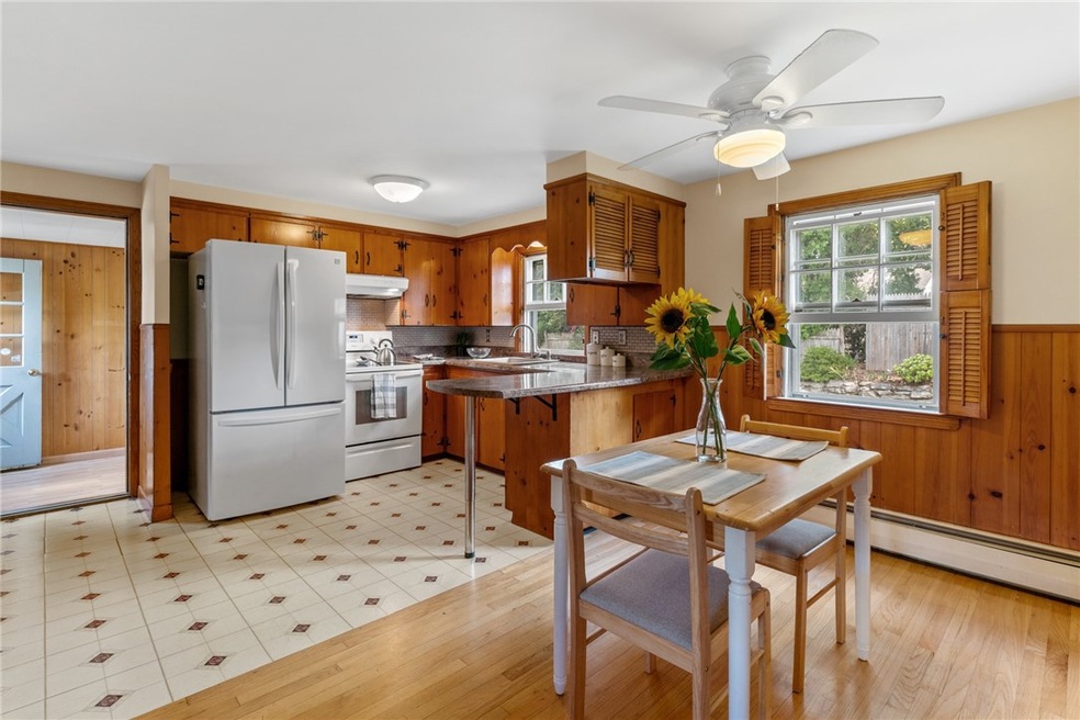 6 Quaker Ln, Greenville, RI 02828 - photo 1