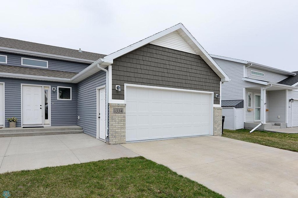Immaculate Twinhome
