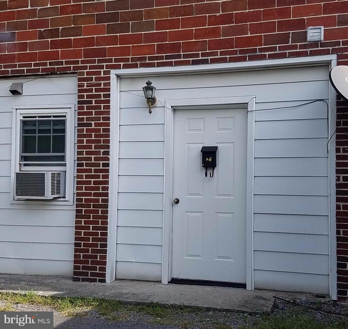 50 Independence St unit 4D, Berkeley Springs, WV 25411 - photo 1