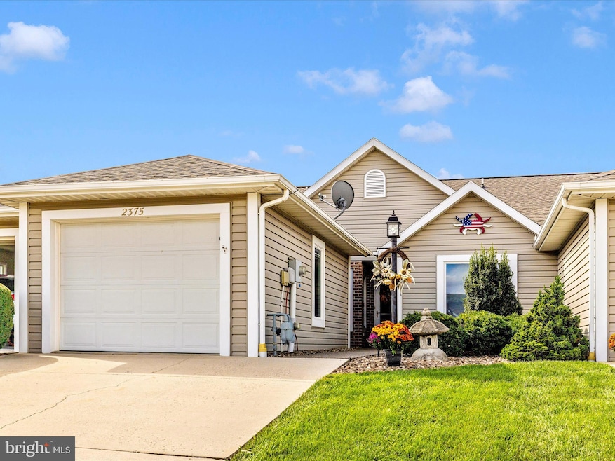 2375 Aronimink Cir, Fayetteville, PA 17222 - photo 1