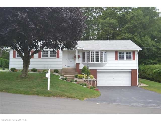 176 Split Rock Dr, Waterbury, CT 06706 - photo 1