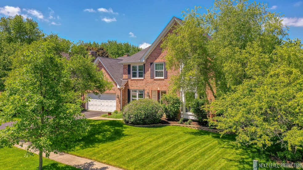 945 Lund Ln, Batavia, IL 60510 - photo 1