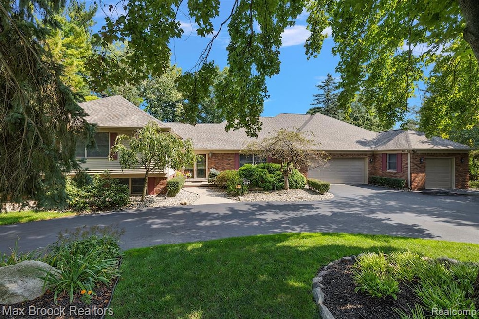 4747 Keithdale Ln, Bloomfield Hills, MI 48302 - photo 1