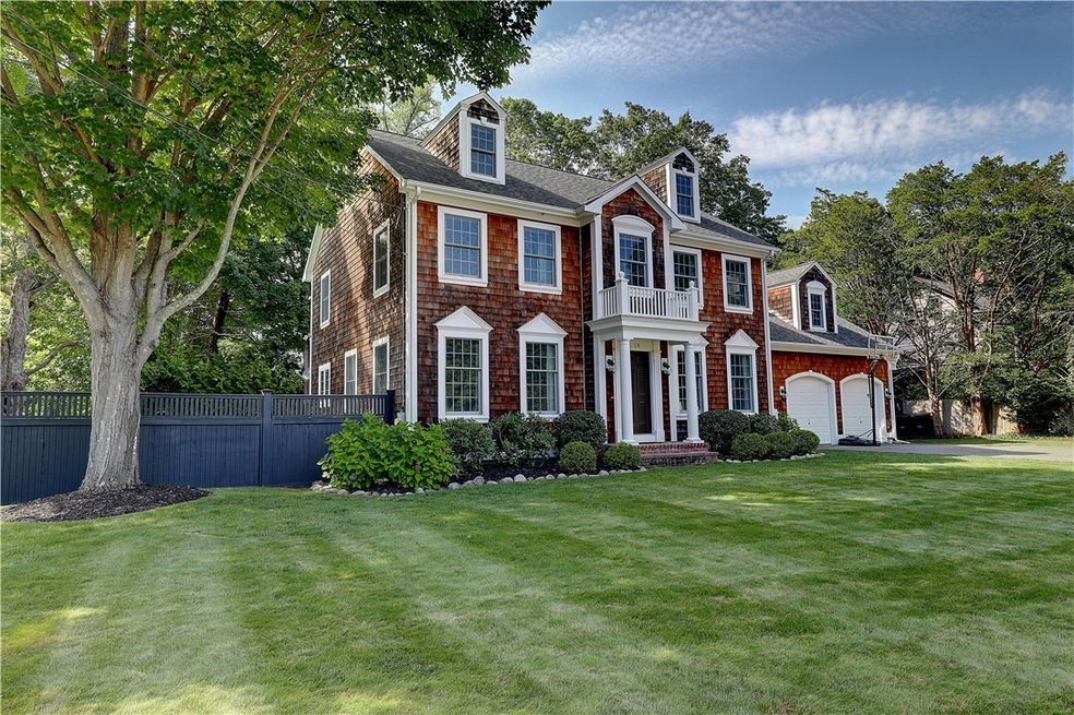 18 Fairway Dr, Barrington, RI 02806 - photo 1