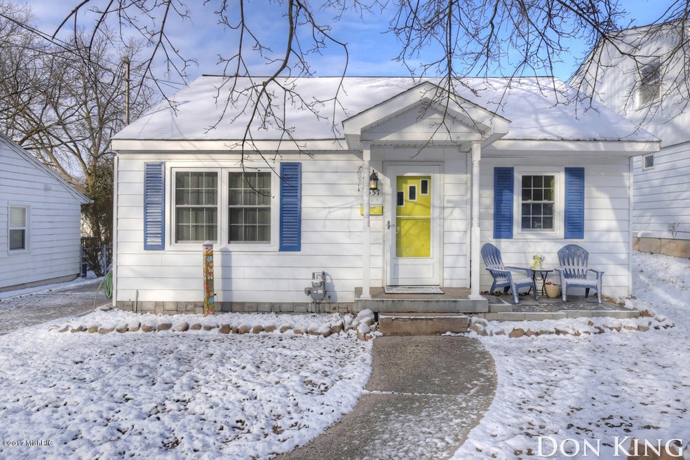 1357 Lewison Ave NE, Grand Rapids, MI 49505 - photo 1