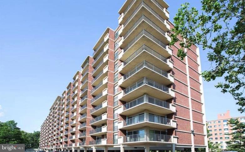 Pending $320,000 • Co-Listing Agent