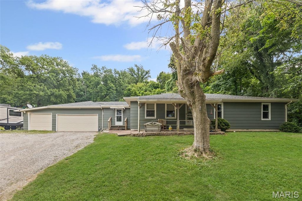 1752 N Bluff Rd, Collinsville, IL 62234 - photo 1