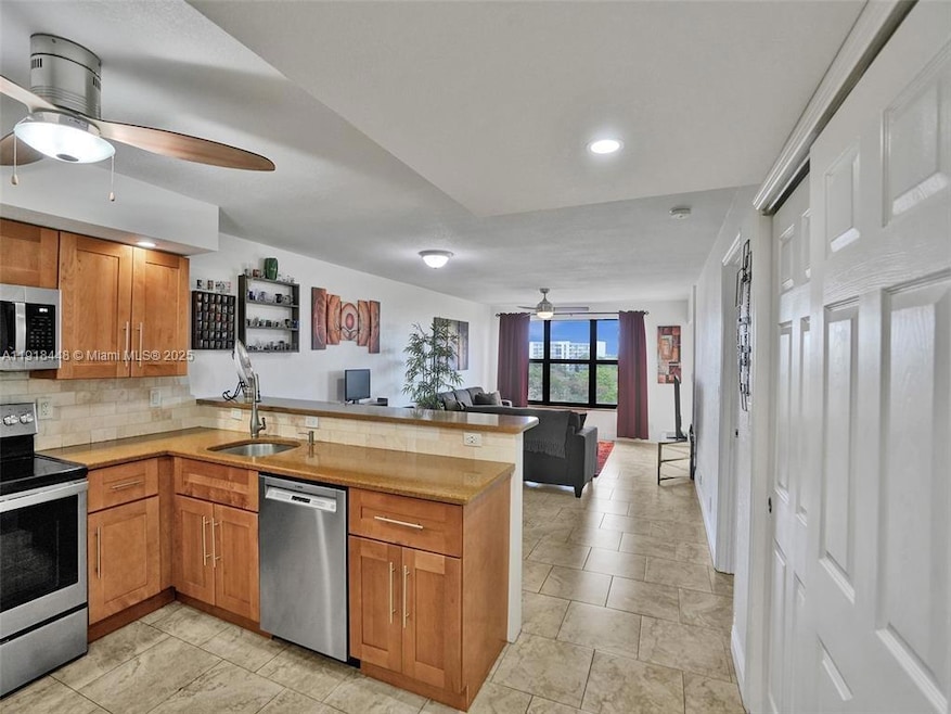 Cypress Bend unit 712, Pompano Beach, FL 33069 - photo 1