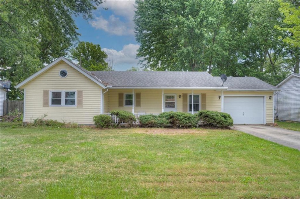 747 Grantwood Ave, Sheffield Lake, OH 44054 - photo 1