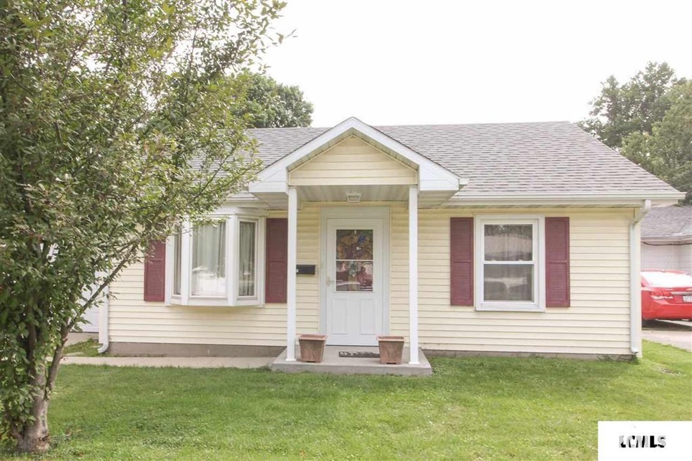 1561 Pulaski St, Lincoln, IL 62656 - photo 1