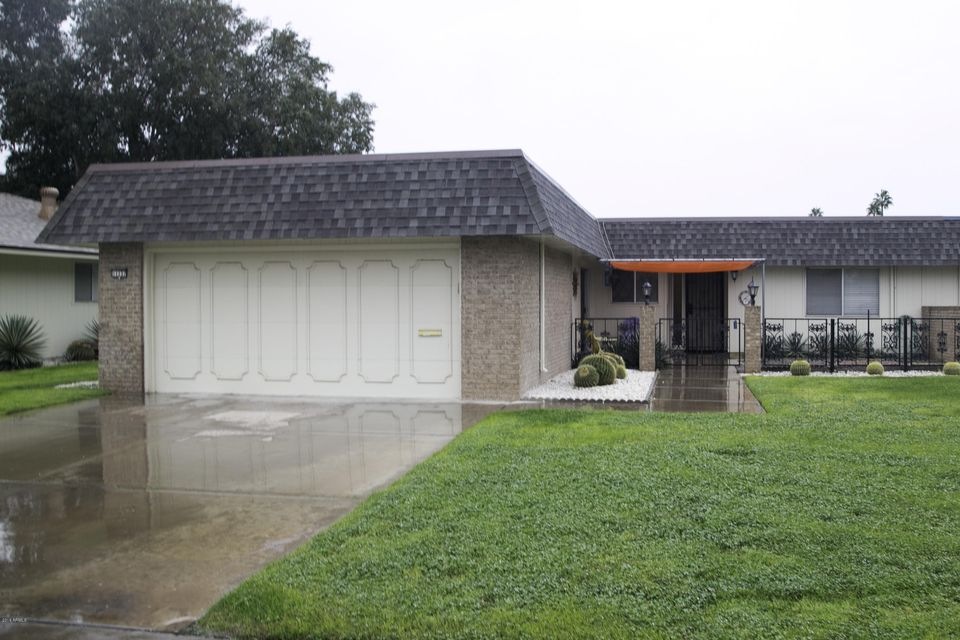 11137 W Cameo Dr, Sun City, AZ 85351 - photo 1