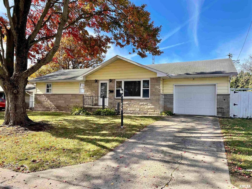 29 Tulip Dr, Lincoln, IL 62656 - photo 1