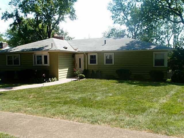 75 Eastridge Dr, Waterbury, CT 06708 - photo 1