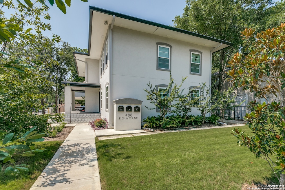 488 E Olmos Dr unit 2, San Antonio, TX 78212 - photo 1