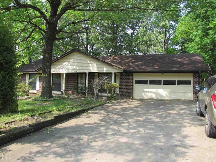 1709 Smoot Dr, Jonesboro, AR 72401 - photo 1