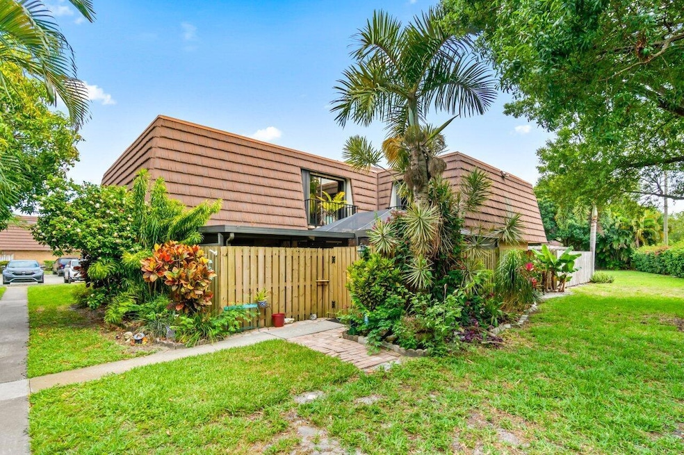 1715 17th Ln, Palm Beach Gardens, FL 33418 - photo 1