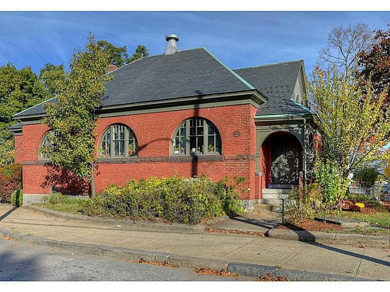 47 Mulberry St, Pawtucket, RI 02860 - photo 1