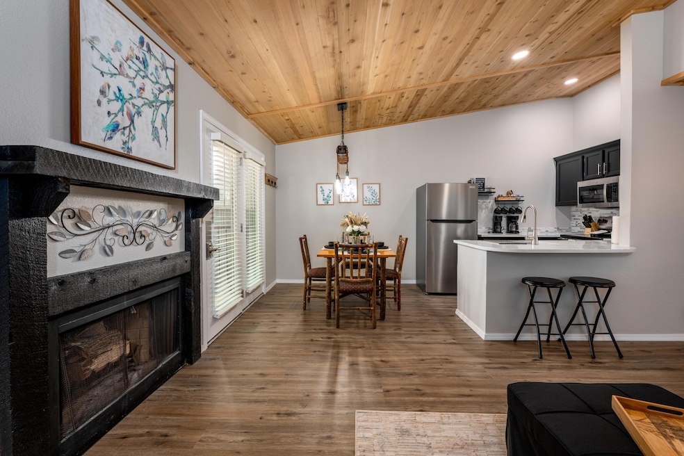 For Rent $1,400/month • Co-Listing Agent