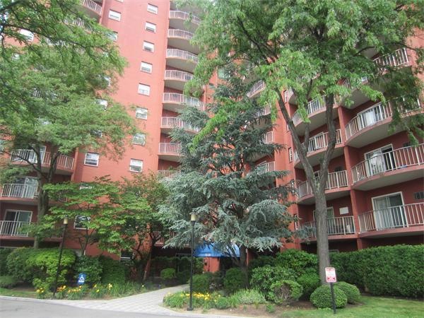 Sagamore Place Condominiums unit 516, Quincy, MA 02171 - photo 1