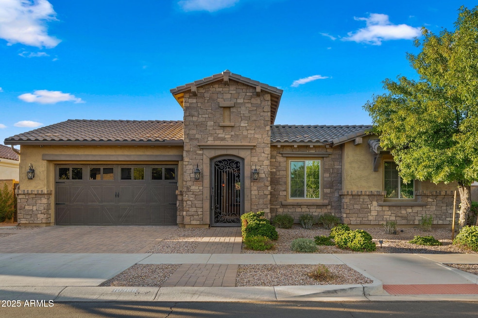 1-web-or-mls-Front yard2