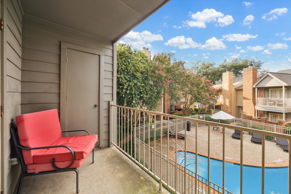 This unit overlooks the pool