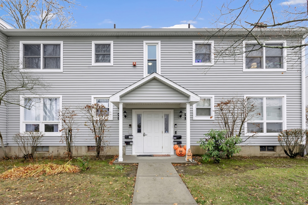 105 Carriage Path S unit 105 Carriage Path So, Milford, CT 06460 - photo 1