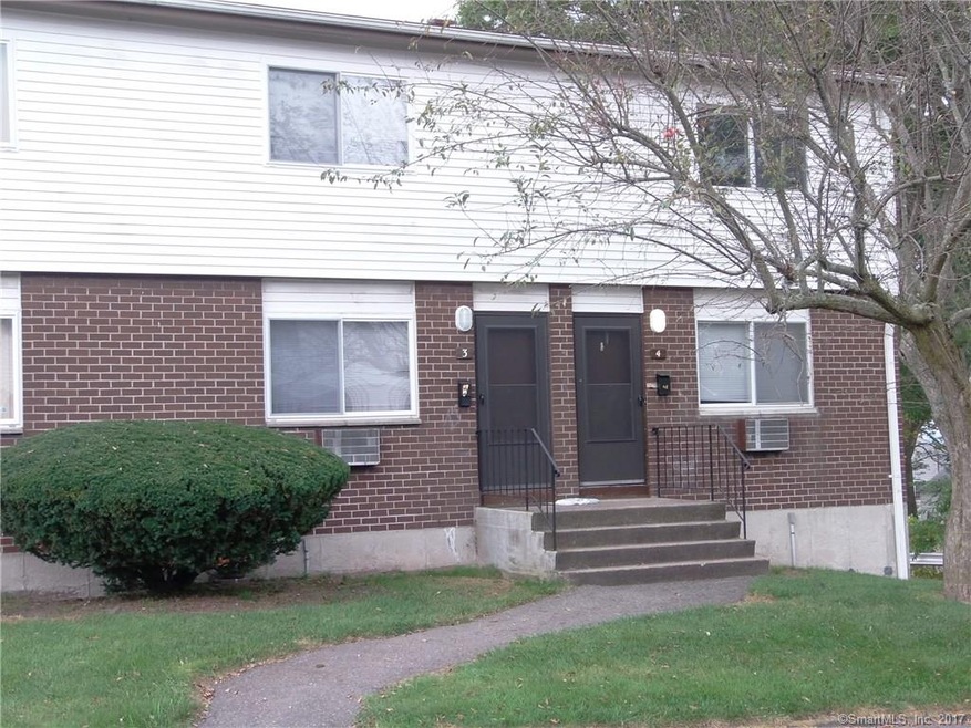61 Richmond Ave unit 4, Waterbury, CT 06705 - photo 1