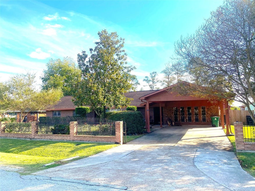 324 Wynell St, Houston, TX 77022 - photo 1