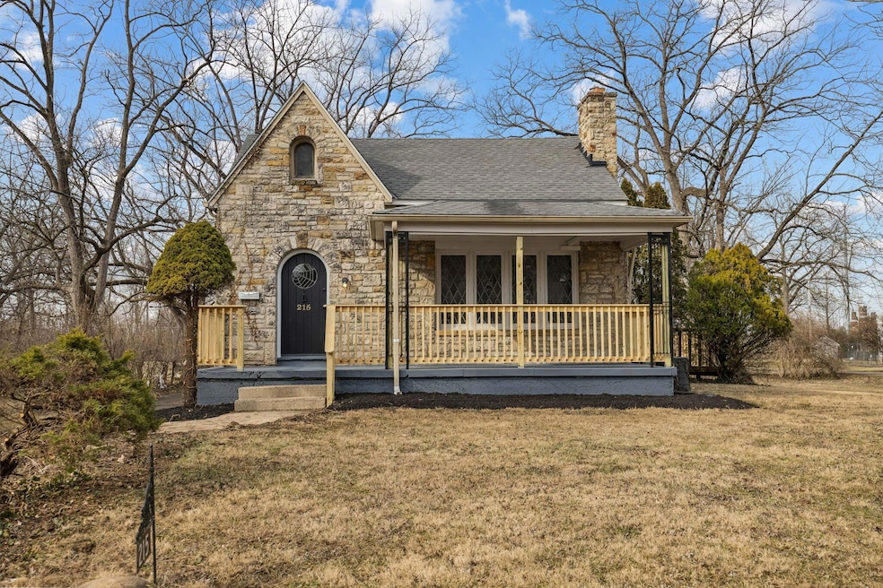 215 Maplewood Ave, Columbus, OH 43213 - photo 1