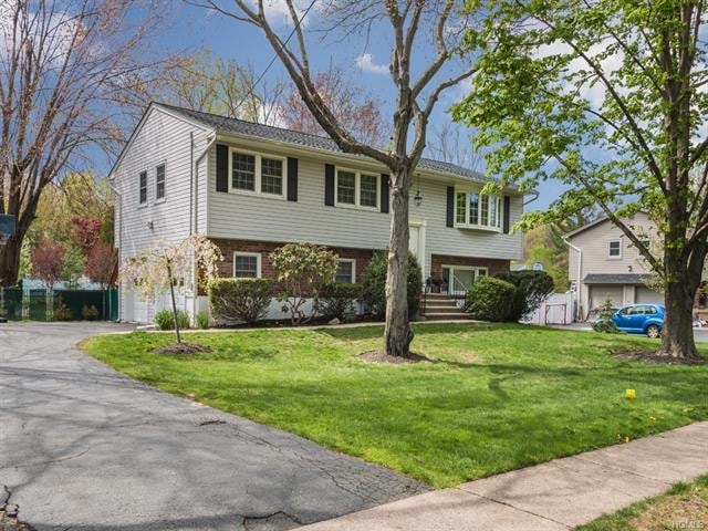 11 S Pascack Rd, Pearl River, NY 10965 - photo 1