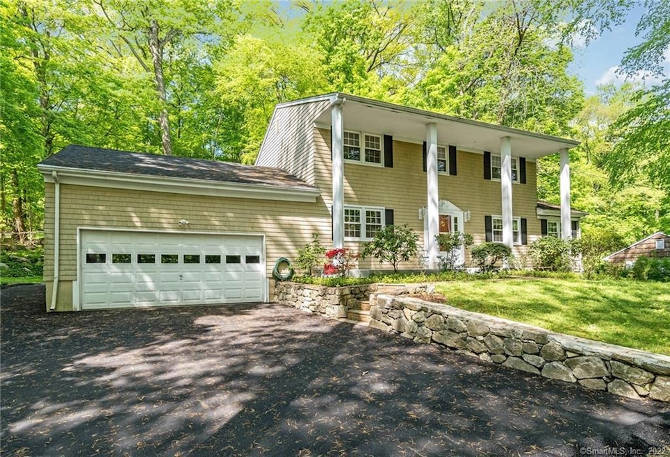 79 Rockridge Ln, Stamford, CT 06903 - photo 1