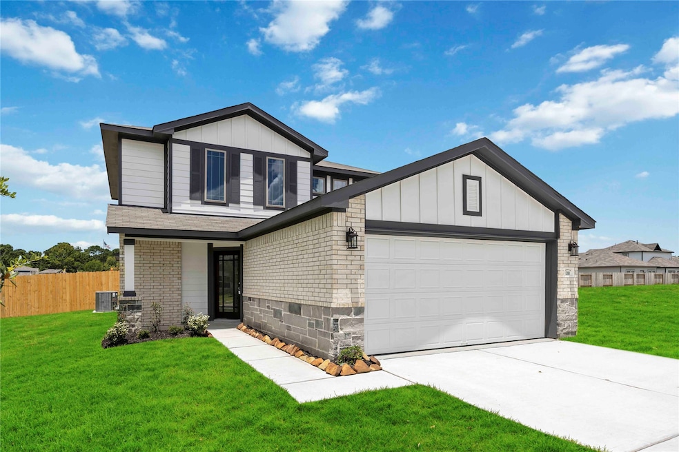 1200 Haverford Ln, Dayton, TX 77535 - photo 1