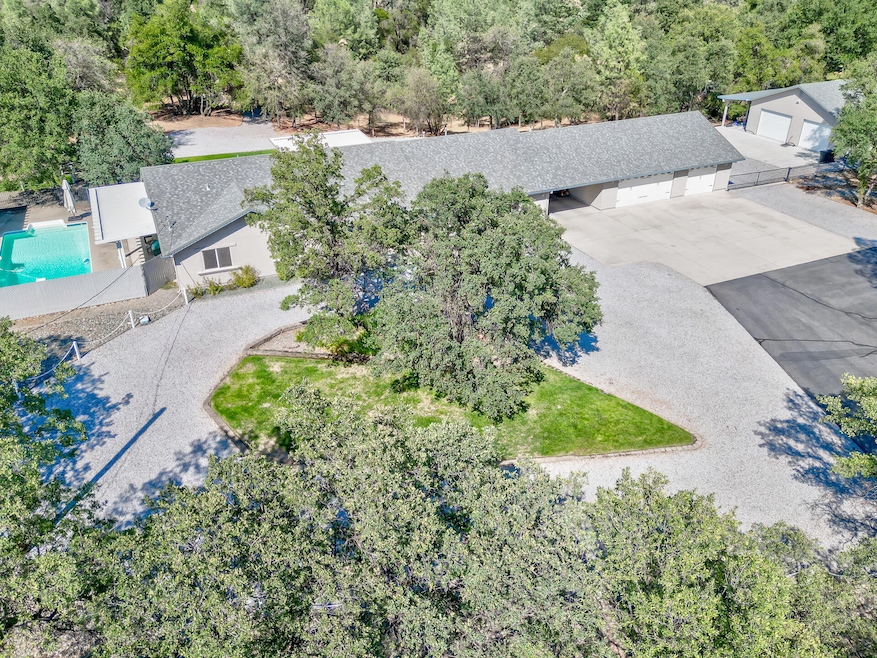 17400 Pittim Dr, Redding, CA 96003 - photo 1