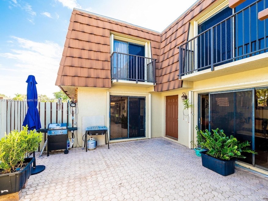 11916 SW 11th Ct, Davie, FL 33325 - photo 1