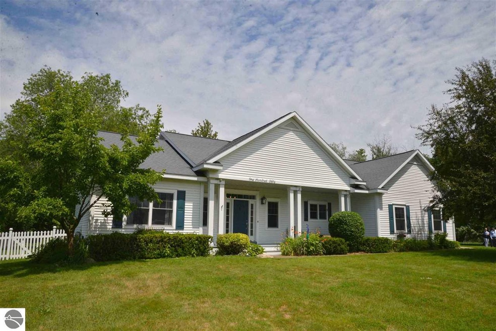 150 Mitchell Ct, Elk Rapids, MI 49629 - photo 1