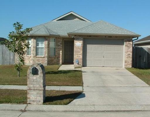 2724 Bayou Bleu Dr, Marrero, LA 70072 - photo 1