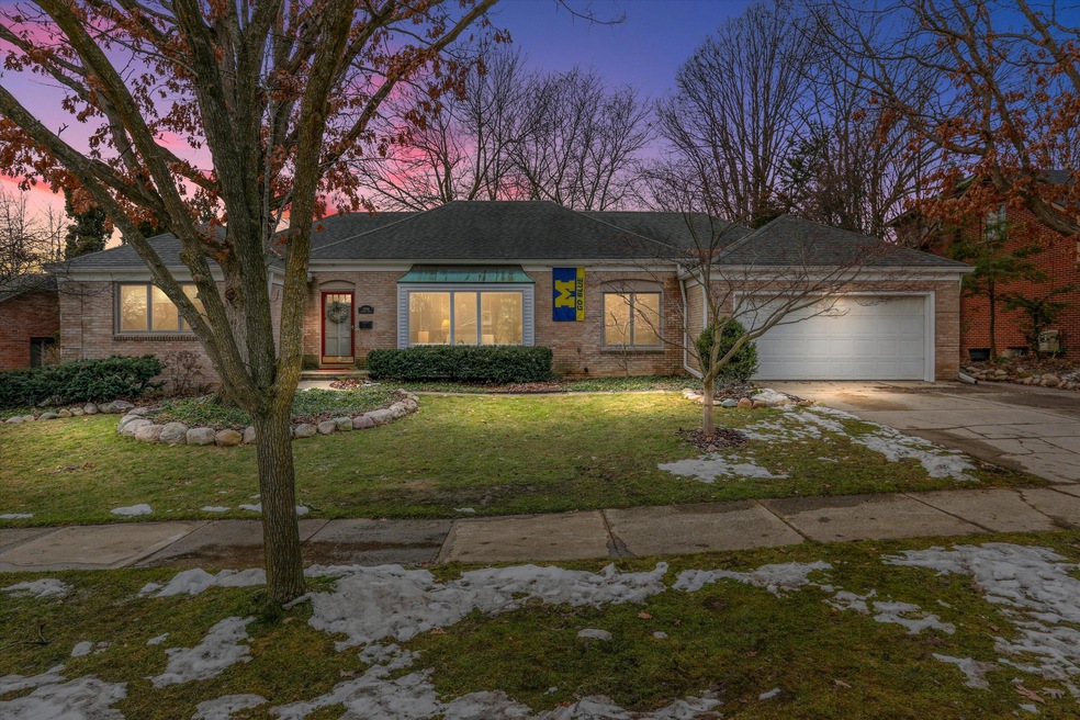 01-2066 Mershon Dr Ann Arbor TWILIGHT