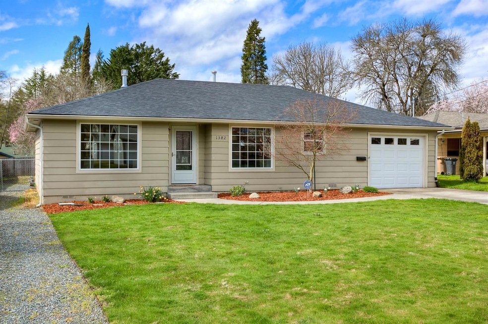 1382 NW Conklin Ave, Grants Pass, OR 97526 - photo 1