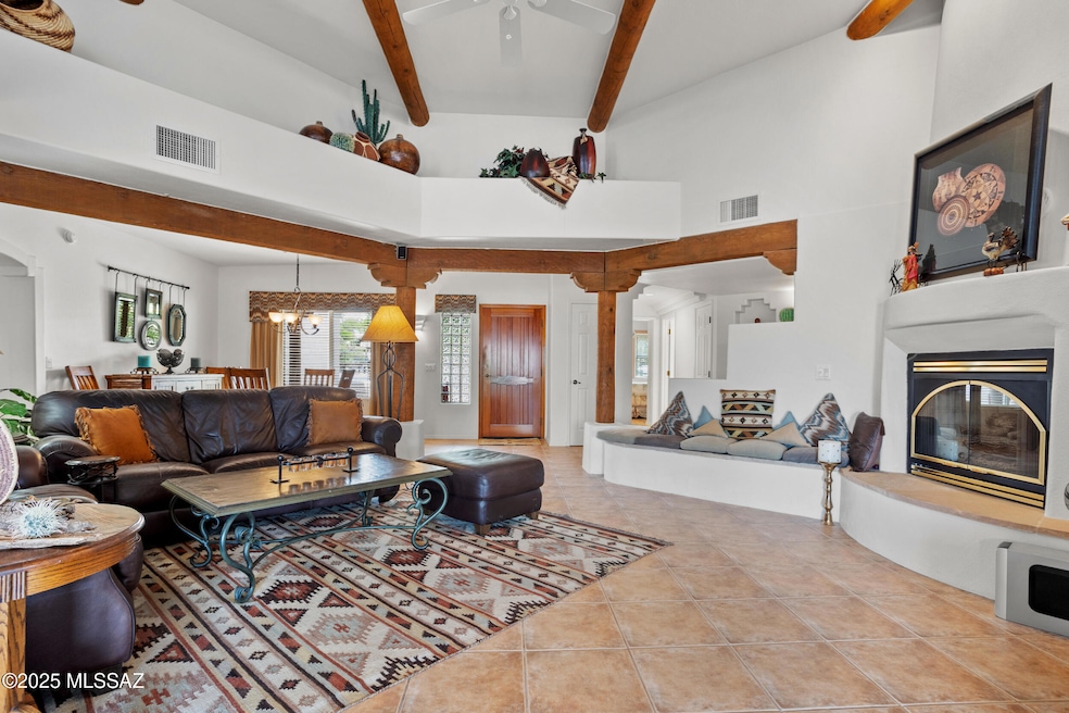Gorgeous Santa Fe living space