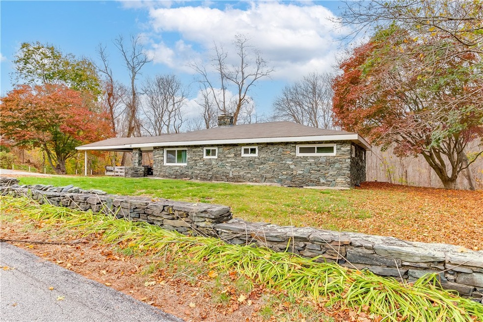 25 Old Pound Hill Rd, North Smithfield, RI 02896 - photo 1