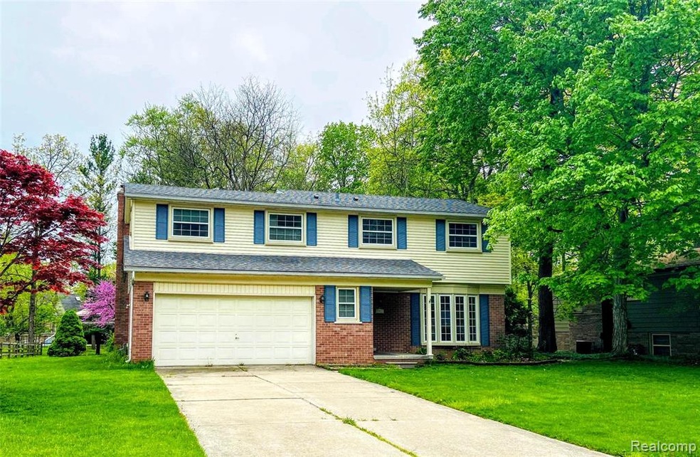 8477 GLENGARRY GROSSE ILE MICHIGAN