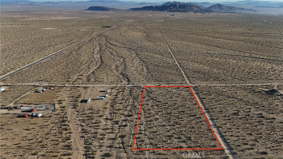 747 Joshua Tree Rd, Landers, CA 92285 - photo 1