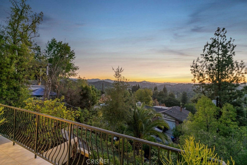 4927 Alatar Dr, Woodland Hills, CA 91364 - photo 1