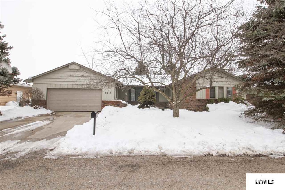 275 Crestwood Dr, Lincoln, IL 62656 - photo 1