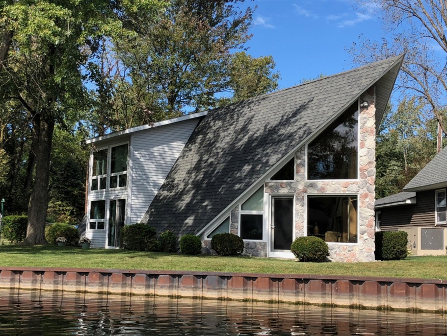 5075 Shoreview 19'