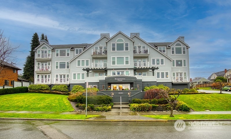 1931 Grand Ave unit 103, Everett, WA 98201 - photo 1