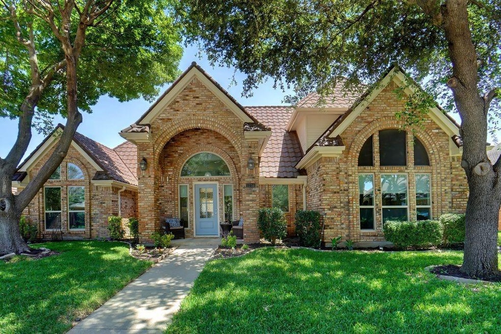 1736 Woodhill Ln, Bedford, TX 76021 - photo 1