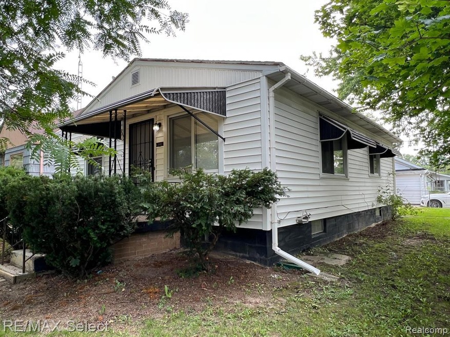 2502 Pennsylvania Ave, Flint, MI 48506 - photo 1