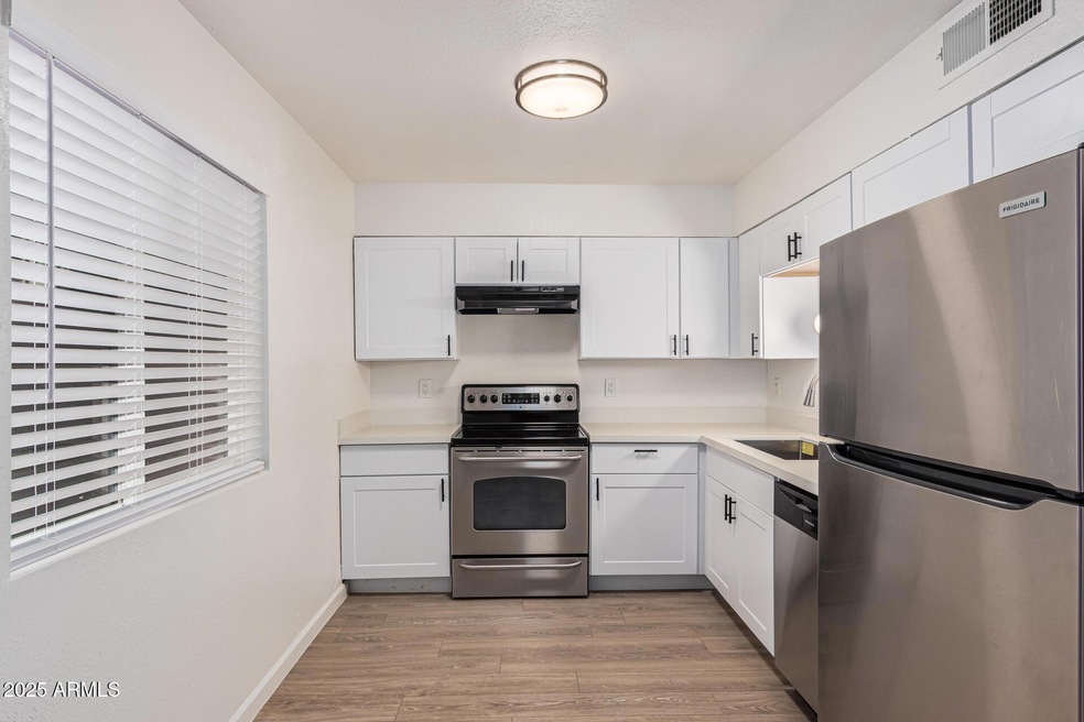 1107 E University Dr unit 307, Mesa, AZ 85203 - photo 1