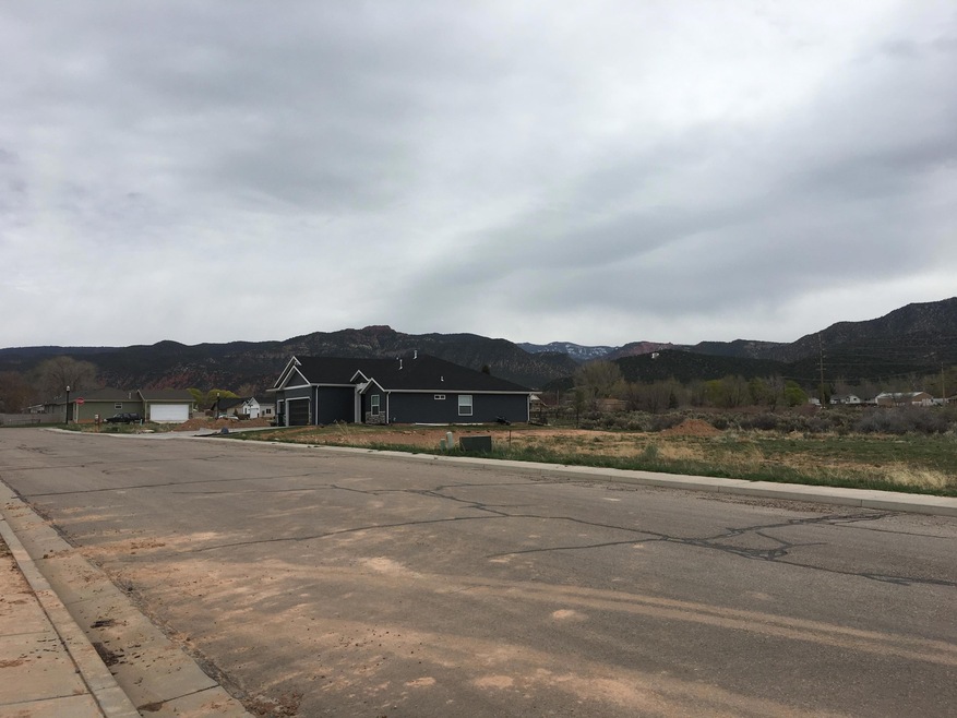 649 W 325 N unit 22, Parowan, UT 84761 - photo 1